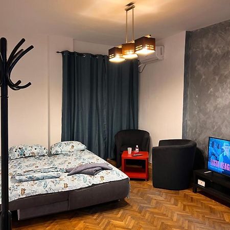 Emi Apartaments บูคาเรสต์ ภายนอก รูปภาพ
